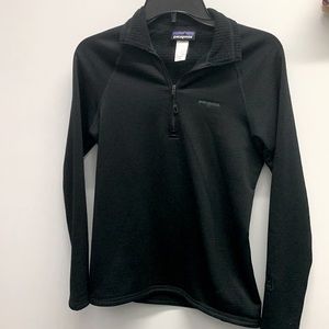 Black Patagonia quarter zip pullover